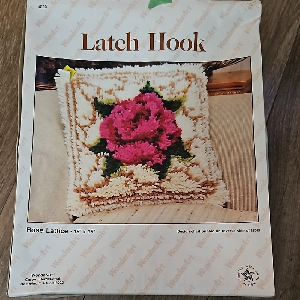 WonderArt Latch Hook Rose Lattice 15x15